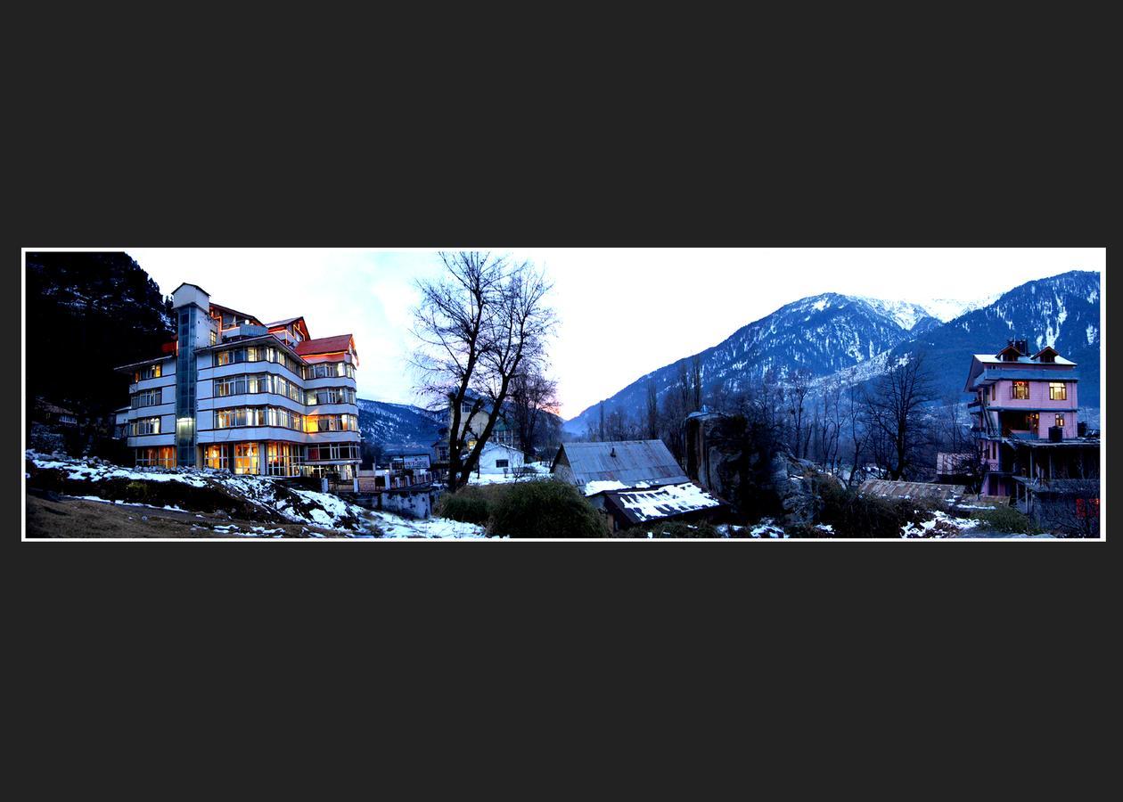 Hotel Out Town Manāli Exterior foto